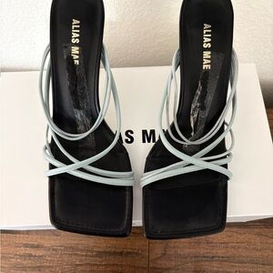 Alias Mae Women's Black and Light Blue Strappy Sandals